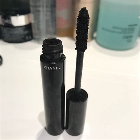 le volume de chanel mascara prune review|le volume De Chanel problems.